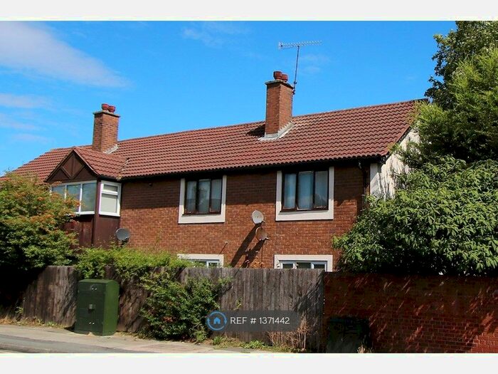 2 Bedroom Flat To Rent In Woodchurch, Wirral, CH49