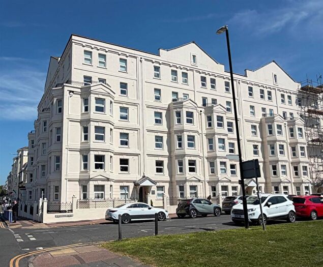 3 Bedroom Flat For Sale In Wilmington Square, Eastbourne, BN21