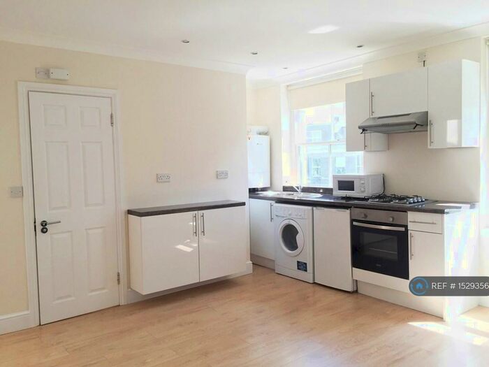 Studio To Rent In Bartholomew Road, London, NW5