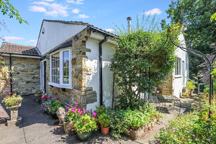 3 Bedroom Bungalow For Sale In Ghyll Close, Steeton, Keighley, West Yorkshire, BD20