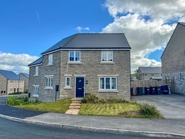 3 Bedroom Semi-Detached House For Sale In Cairn Drive, Buxton, SK17