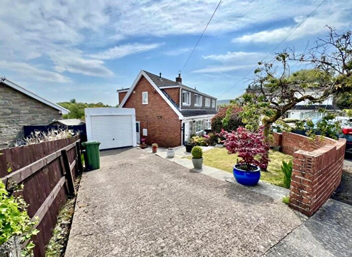 3 Bedroom Semi-Detached Bungalow For Sale In Devonshire Drive, Hirwaun, Aberdare, CF44
