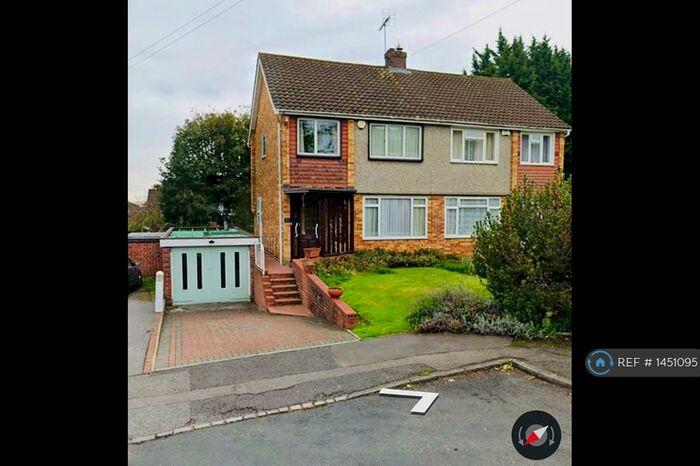 3 Bedroom Semi-Detached House To Rent In Mount Close, High Wycombe, HP12