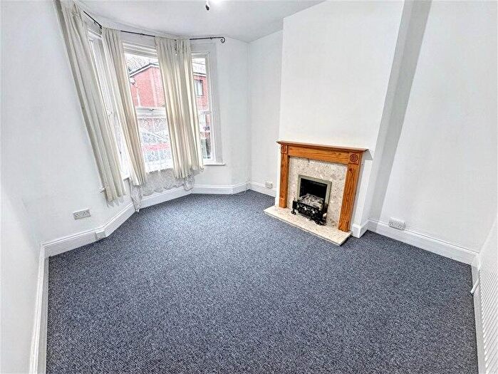 4 Bedroom House To Rent In Holbrook Road, Stratford, E15