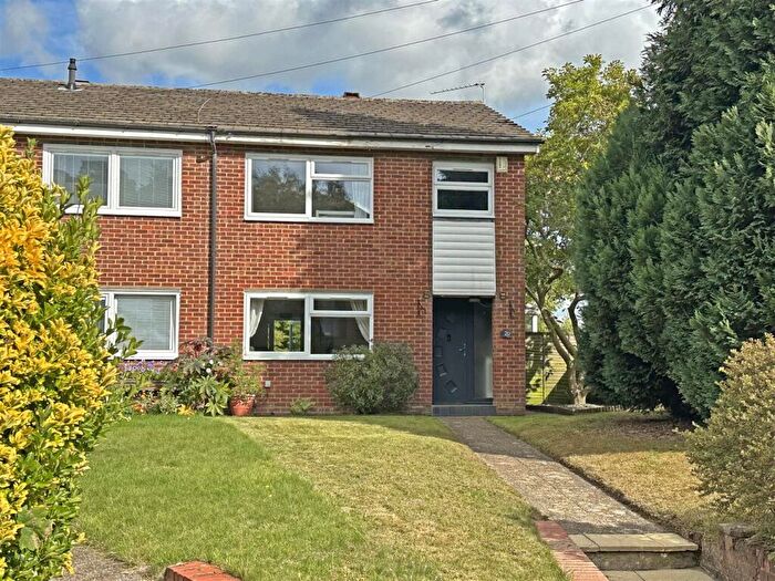 3 Bedroom Semi-Detached House For Sale In Earlswood Road, Redhill, RH1