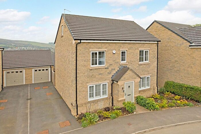 5 Bedroom Detached House For Sale In Whernside Road, Skipton, BD23