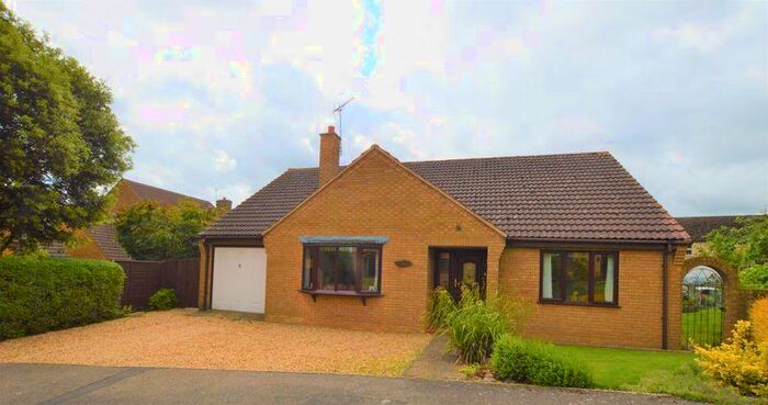 3 Bedroom Detached Bungalow For Sale In Large Detached Bungalow - Double Bedrooms - Bathrooms, NG33