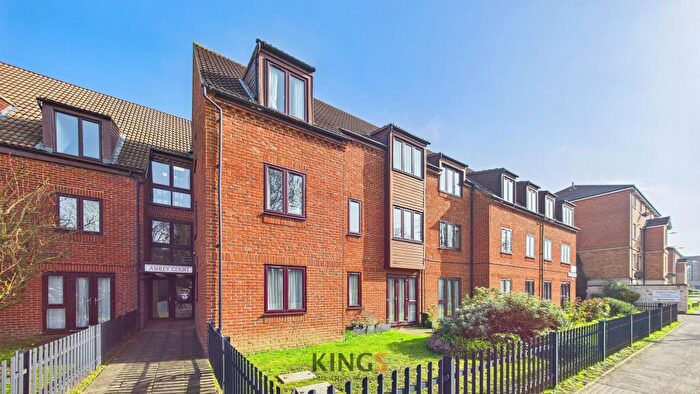 1 Bedroom Flat For Sale In Ashley Court, Hatfield, AL10