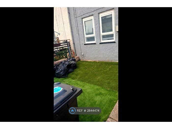3 Bedroom Terraced House To Rent In Shamrock Road, Gravesend, DA12