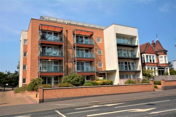 2 Bedroom Flat To Rent In Southchurch Road, Southend-On-Sea, SS1