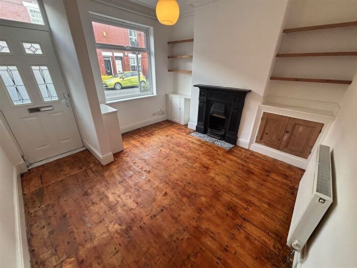 2 Bedroom End Of Terrace House To Rent In Belgrave Road, Sale, M33
