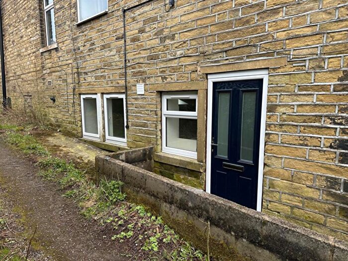 Studio To Rent In Ford Hill, Queensbury, BD13
