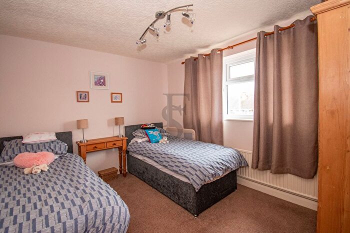 3 Bedroom Detached House For Sale In Lubbesthorpe Road, Leicester, LE3