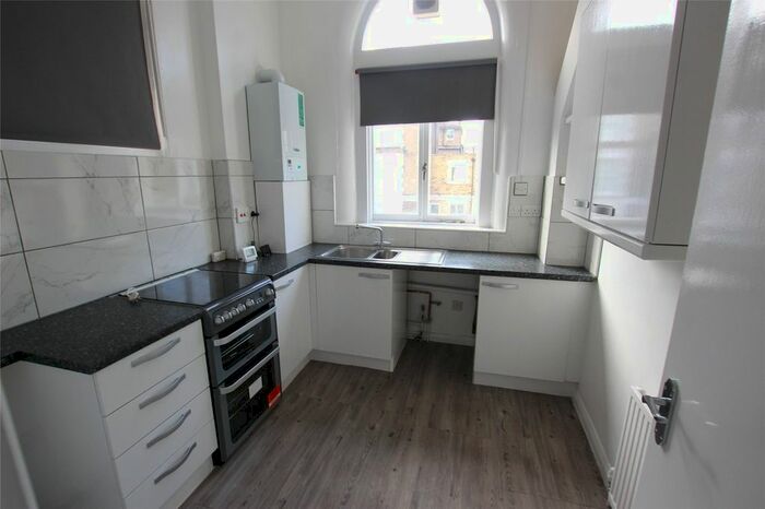 2 Bedroom Flat To Rent In Godolphin Road, London, W12