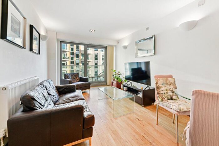 1 Bedroom Flat For Sale In Bridges Court Road, Battersea, London, SW11