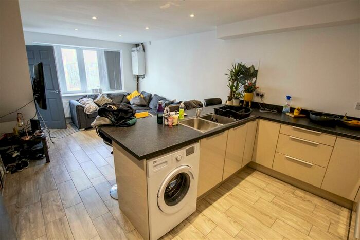 7 Bedroom House To Rent In Heeley Road, Birmingham, B29