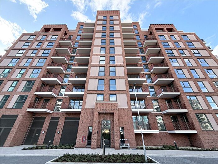 2 Bedroom Flat To Rent In Gilham House Lombard Square, London, SE28