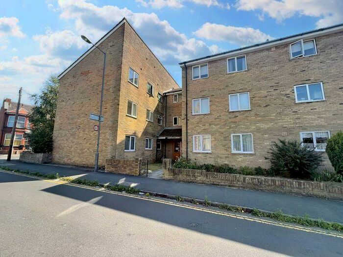 2 Bedroom Flat To Rent In Hampton Corner, Pembroke Road, Shirehampton, BS11