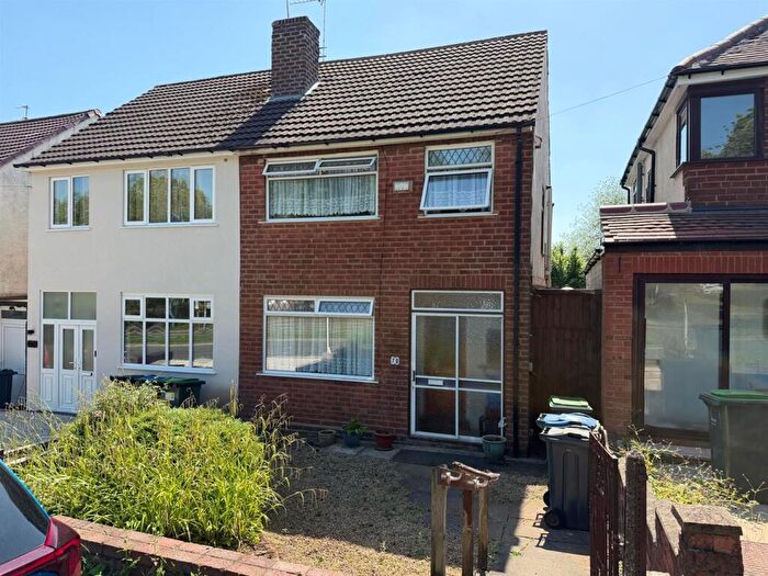 4 Bedroom Semi Detached House For Sale In Kingsway, Oldbury, B68