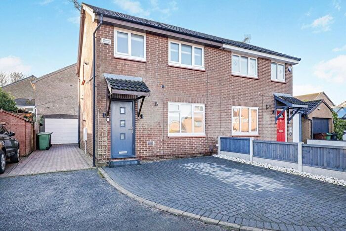 3 Bedroom Property For Sale In Badgers Mount, Leeds, LS15