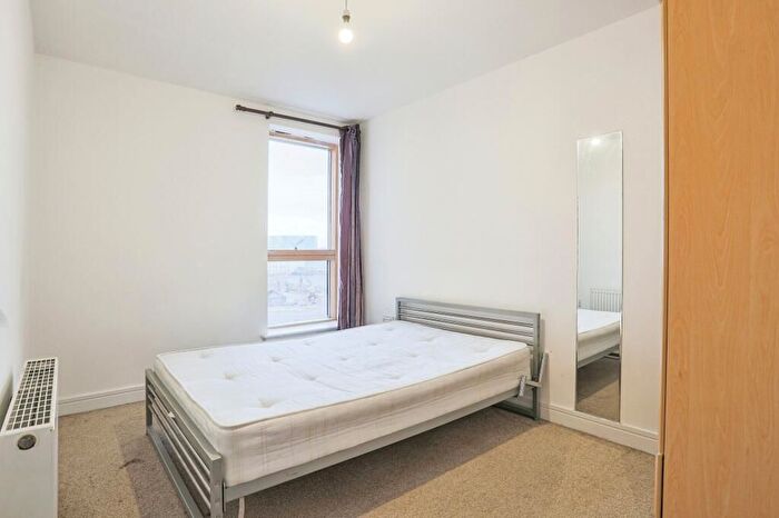 1 Bedroom Flat To Rent In Windley Close, London, SE23