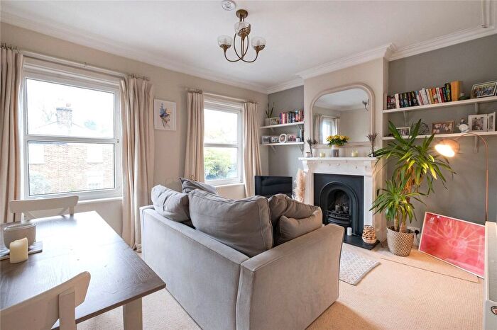 1 Bedroom Flat To Rent In Wellfield Road, Streatham, London, SW16