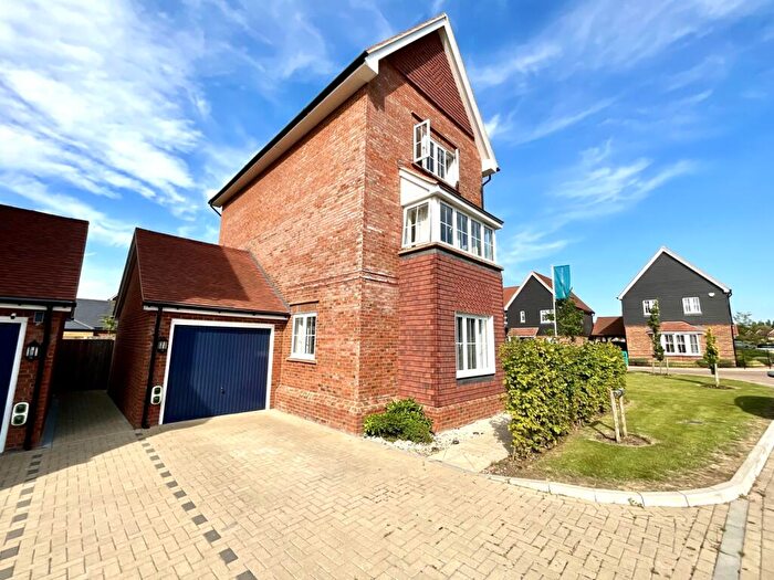 4 Bedroom Detached House To Rent In McLaren Way, Didcot, Oxfordshire, OX11