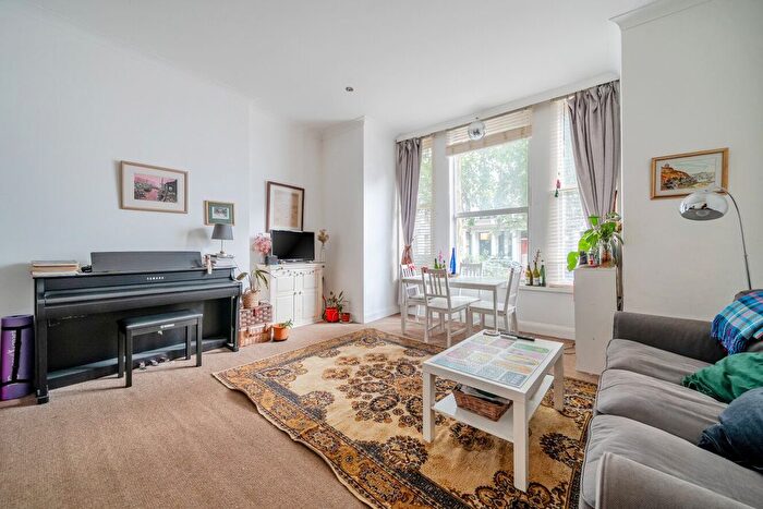2 Bedroom Flat To Rent In Holland Road, London, W14