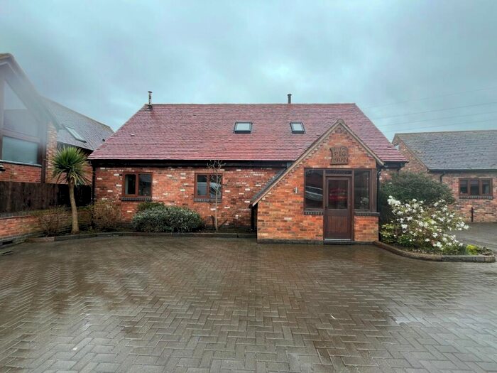 4 Bedroom Detached House To Rent In Bills Lane, Shirley, Solihull, West Midlands, B90