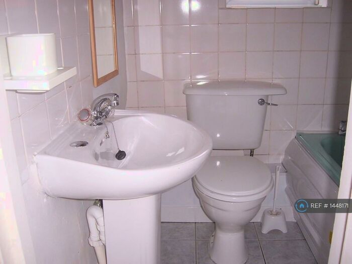 Studio To Rent In West Didsbury, Manchester, M20