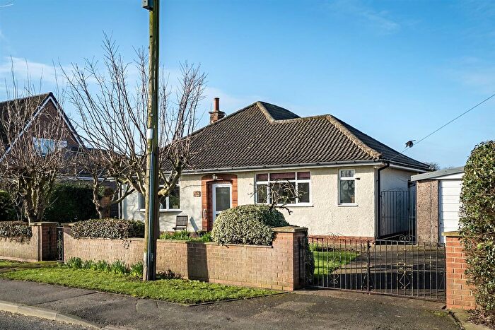 3 Bedroom Detached Bungalow For Sale In Main Street, Kellington, Goole, DN14