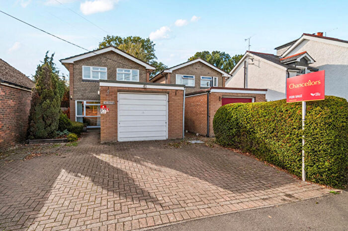 4 Bedroom Detached House For Sale In Benner Lane, West End, Woking, GU24