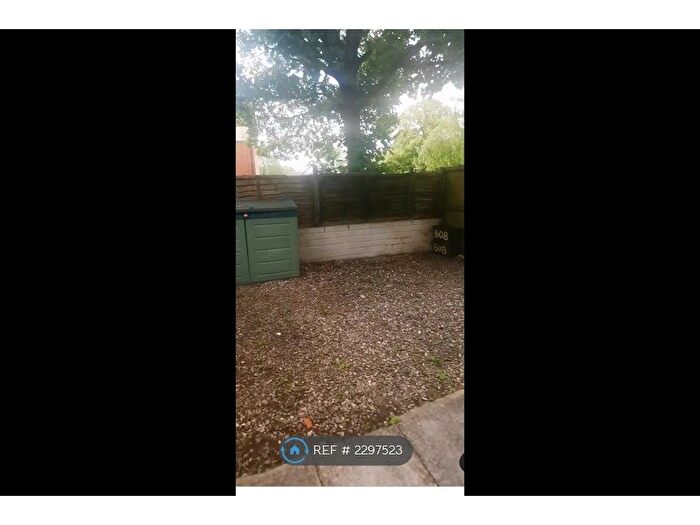 1 Bedroom Flat To Rent In Curtis Street, Swindon, SN1