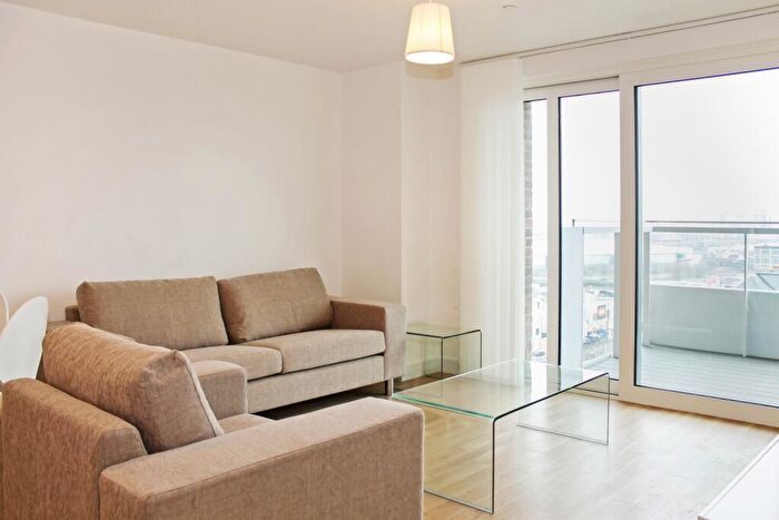 2 Bedroom Flat To Rent In Jefferson Plaza, No The Avenue, Bow, London, E3