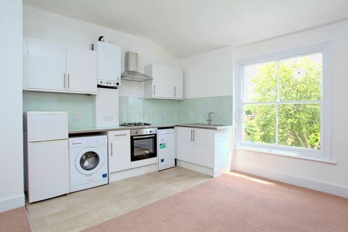 2 Bedroom Flat To Rent In Henry Road, Finsbury Park, N4