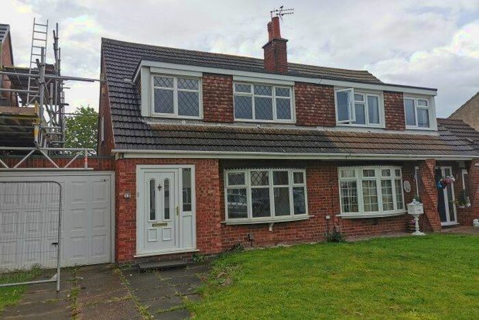 3 Bedroom Semi-Detached House To Rent In Regents Walk, Leicester, LE3