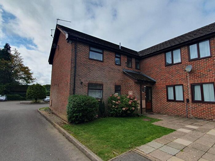 1 Bedroom Flat To Rent In Harris Court, Liphook, GU30