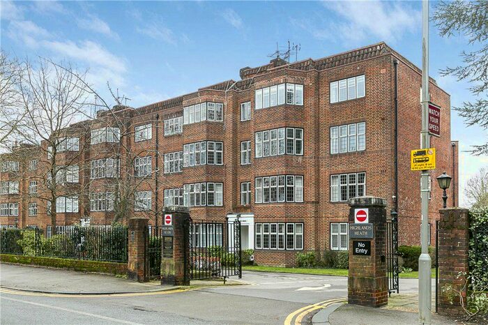2 Bedroom Flat To Rent In Portsmouth Road, Putney, SW15
