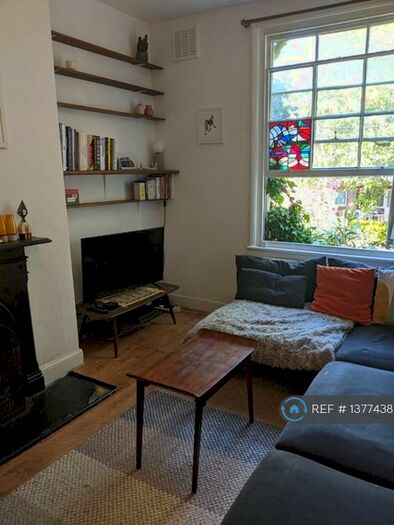 1 Bedroom Flat To Rent In Asylum Road, London, SE15