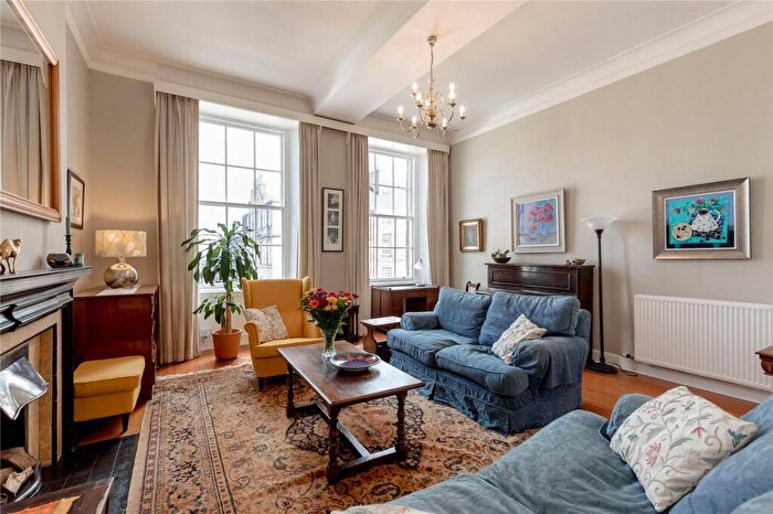 3 Bedroom Apartment To Rent In Howe Street, Edinburgh, EH3