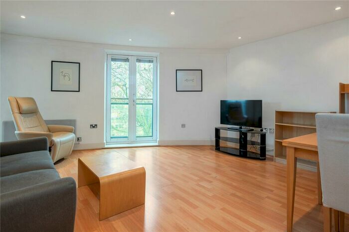 1 Bedroom Apartment To Rent In Owen Street, Finsbury, London, EC1V