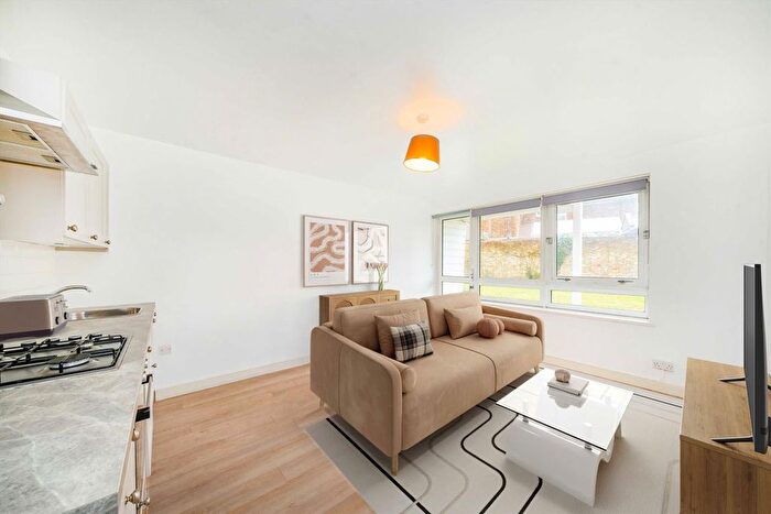 1 Bedroom Flat To Rent In Clifton Road, London, SW19