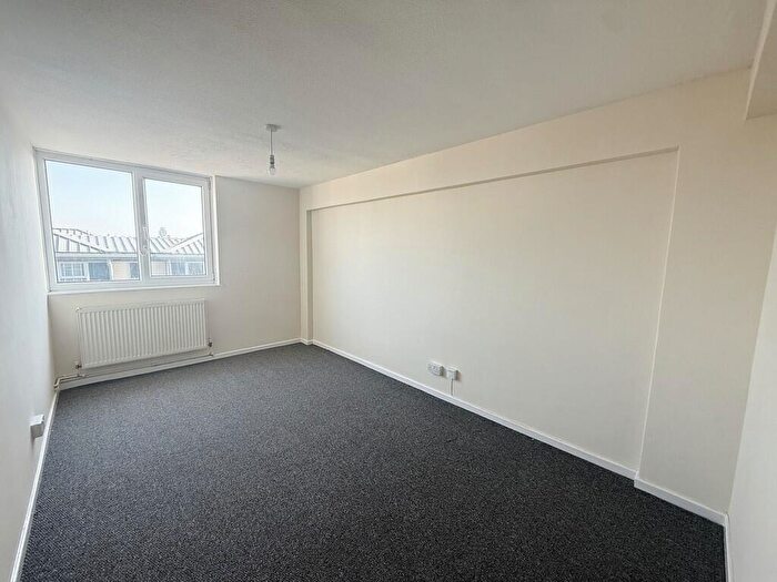 2 Bedroom Apartment To Rent In Bishopsfield Road, Fareham, PO14