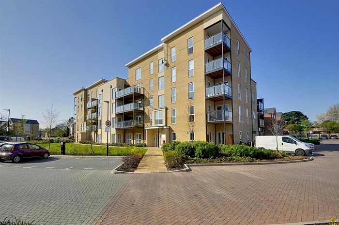 2 Bedroom Flat To Rent In Hunting Place, Hounslow, TW5