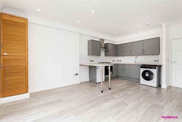 1 Bedroom Flat To Rent In Hercules Street, London, N7