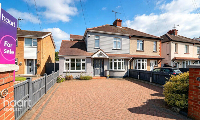 3 Bedroom Semi Detached House For Sale In Hart Road, Benfleet, SS7