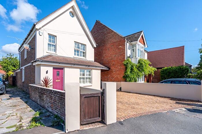 3 Bedroom Detached House For Sale In Oving Road, Chichester, PO19