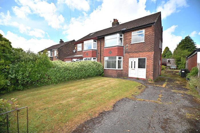 3 Bedroom Semi-Detached House For Sale In Park Road, Westhoughton, Bolton, BL5