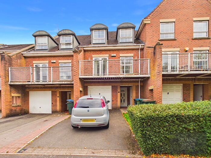 4 Bedroom Terraced House For Sale In Gillquart Way, Cheylesmore, Coventry, CV1