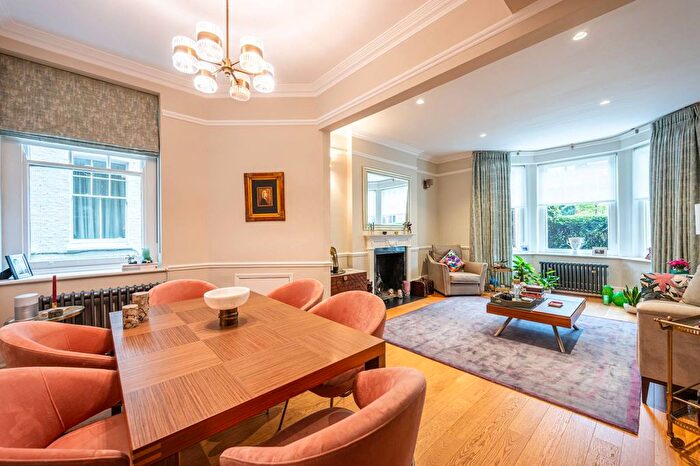 3 Bedroom Flat To Rent In Chelsea, Chelsea, London, SW3